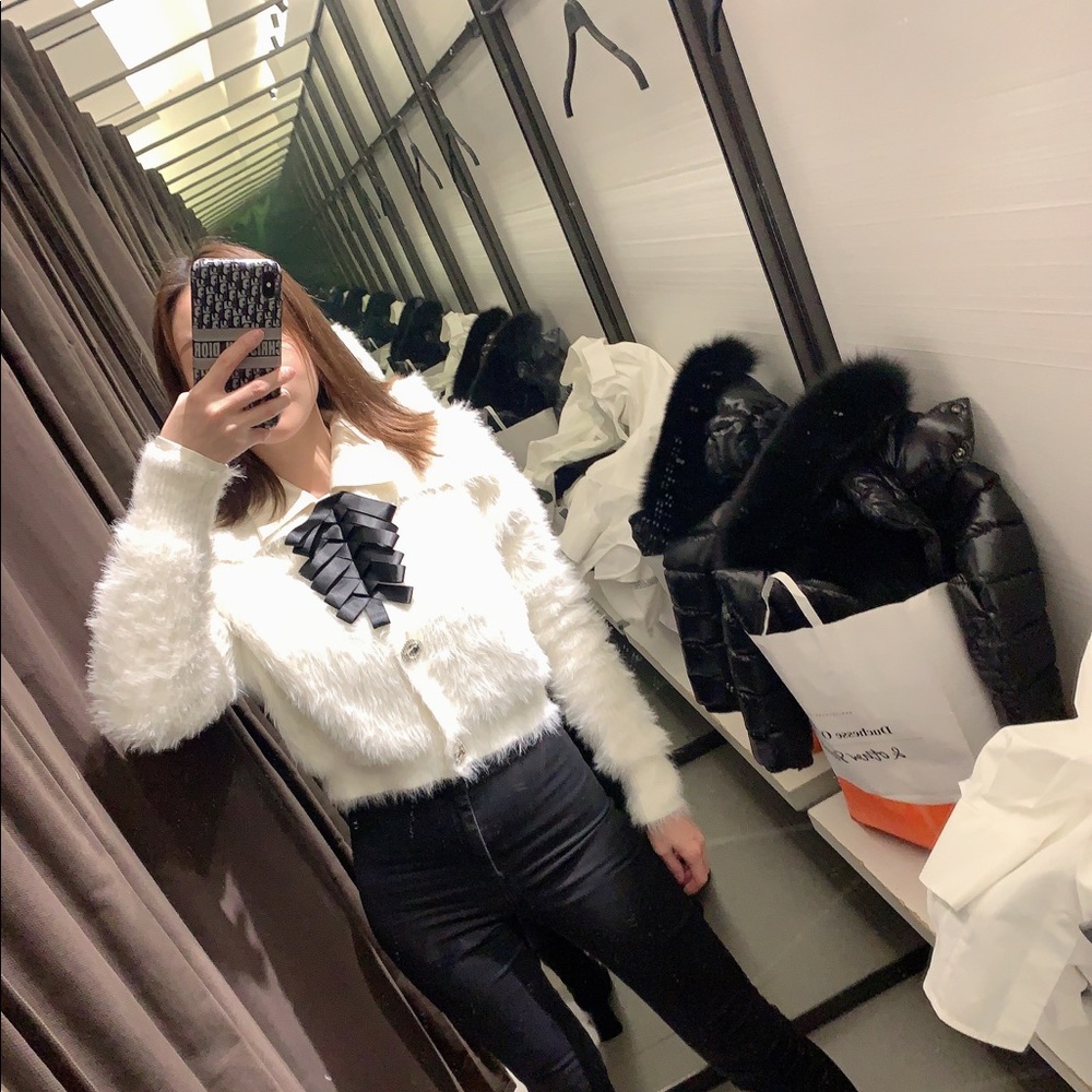 Sweater - Picture 8 of 8